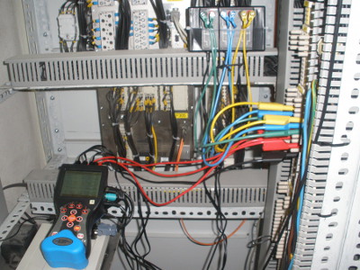 STER PMU device connected to cabinet terminals.